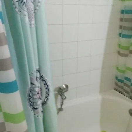 Con Vistas Preciosas En Piso Compartido Séjour chez l'habitant